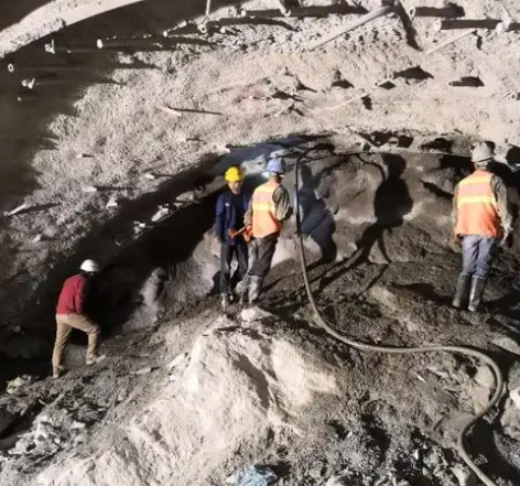 高要拱顶带模注浆料的施工流程及注意事项